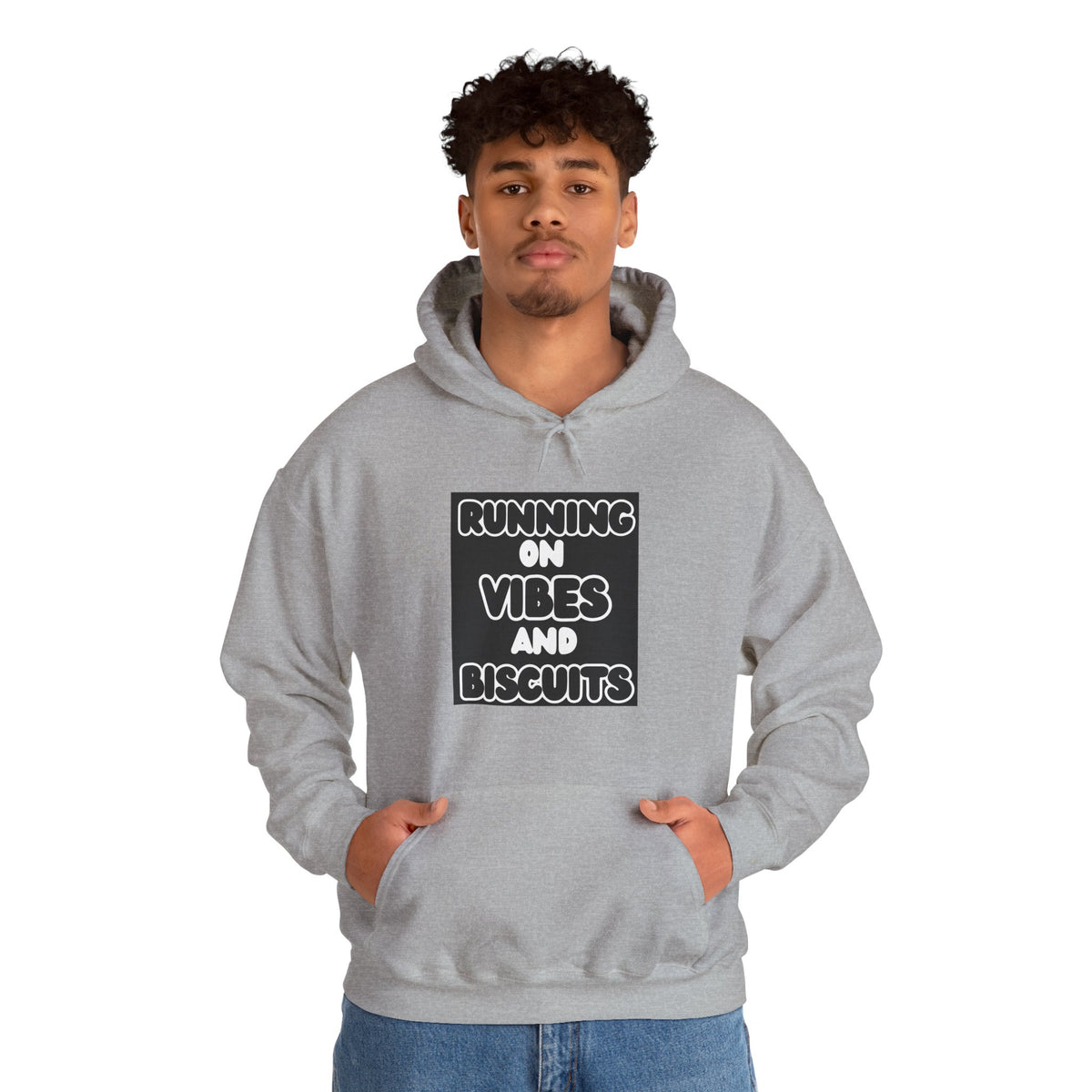 Sweat à capuche graphique « Running On Vibes And Biscuits »